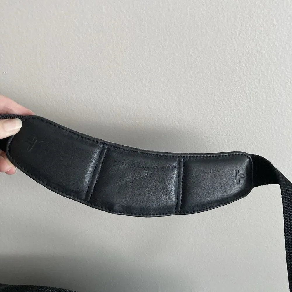 Tumi 22